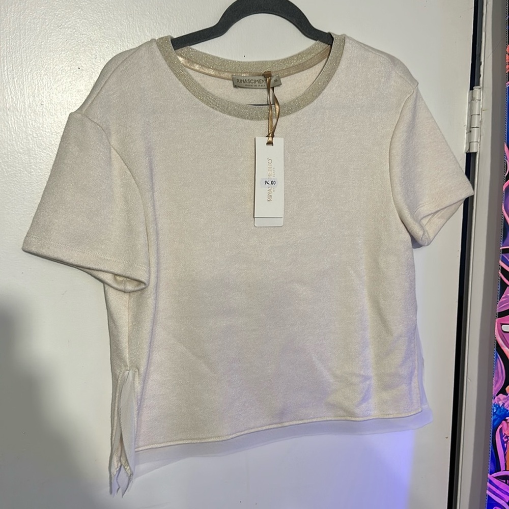 NWT. Woman’s Rinascimento knit cream T-shirt with gold neck Italian size XL.
